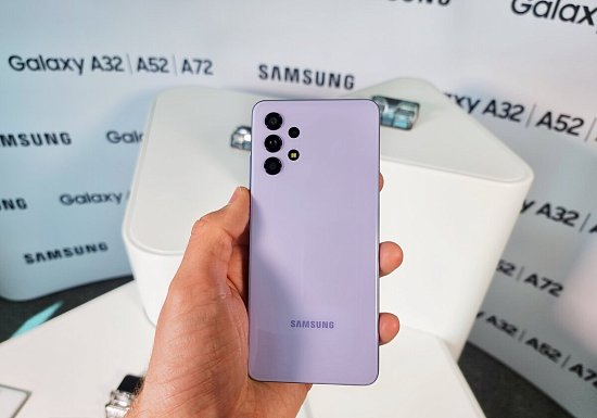 Samsung Galaxy A32 vs A52 - что выбрать?